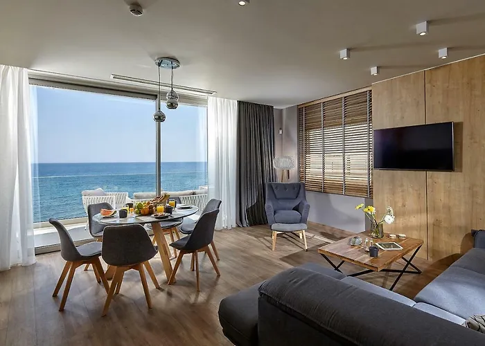 Seafront By Myseasight דירה הרסוניסוס