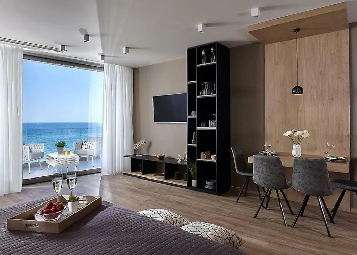 Seafront By Myseasight * הרסוניסוס