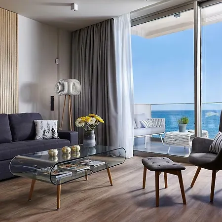 Seafront By Myseasight דירה הרסוניסוס